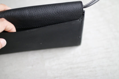 INITIUM / 日々のはじまりを“結ぶ”ショルダーウォレット/長財布